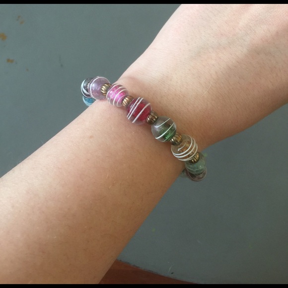 Bracelet with glass beads - Picture 2 of 4