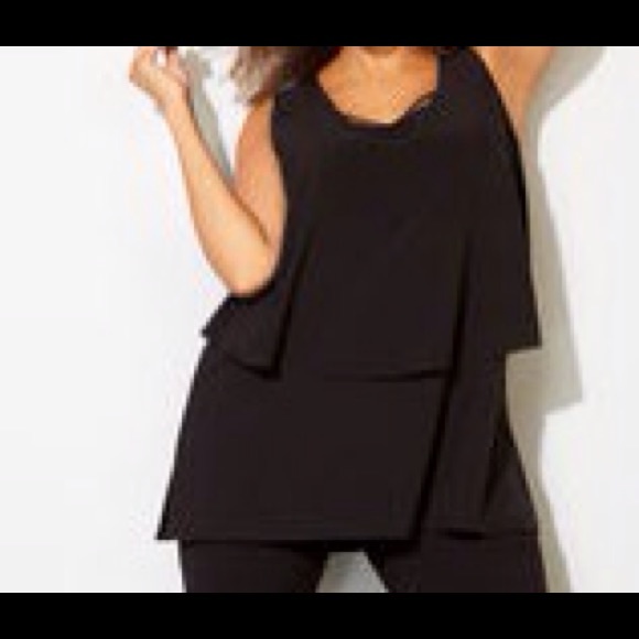 🌼 3/25/17 HP 🌼 Avenue Flounce Tank - Picture 2 of 3