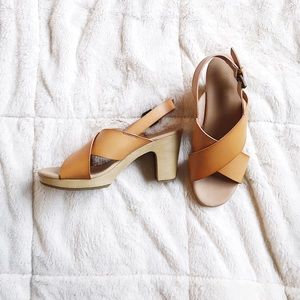 NWOT Old Navy chunky heels