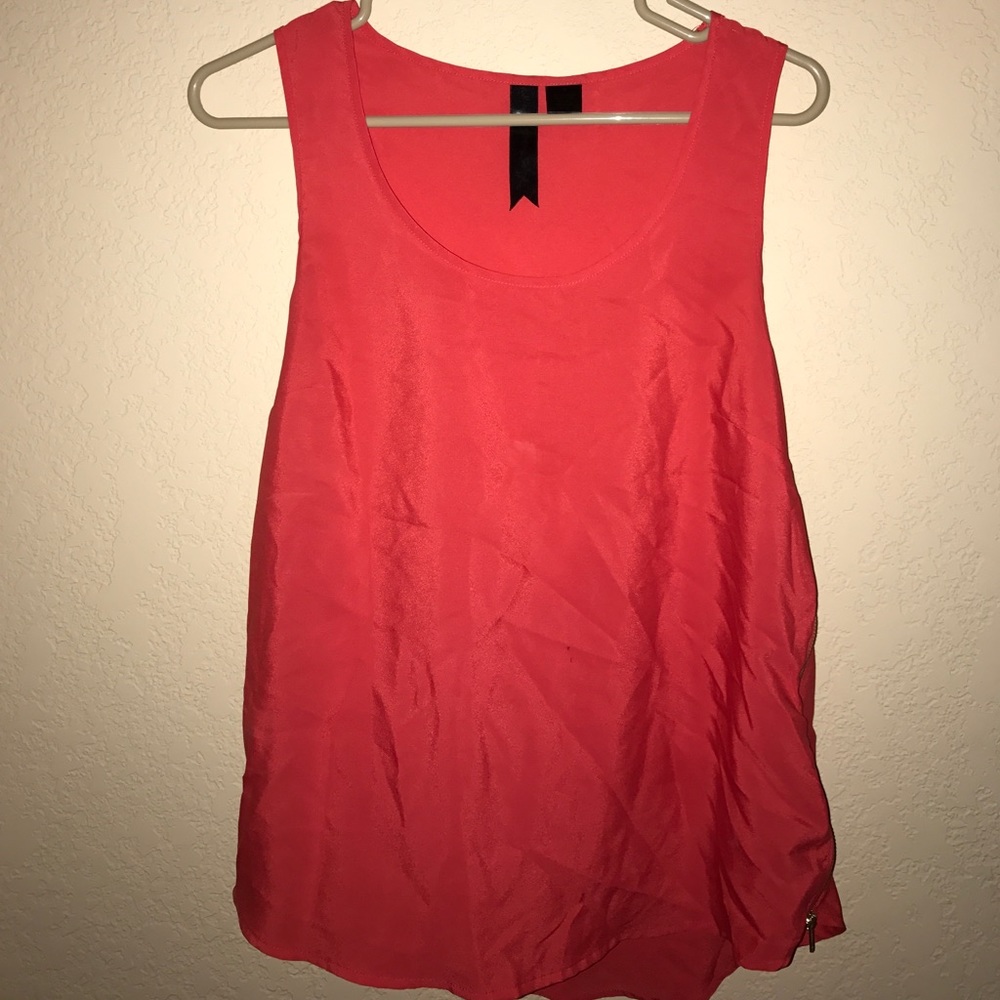 Red tank top.
