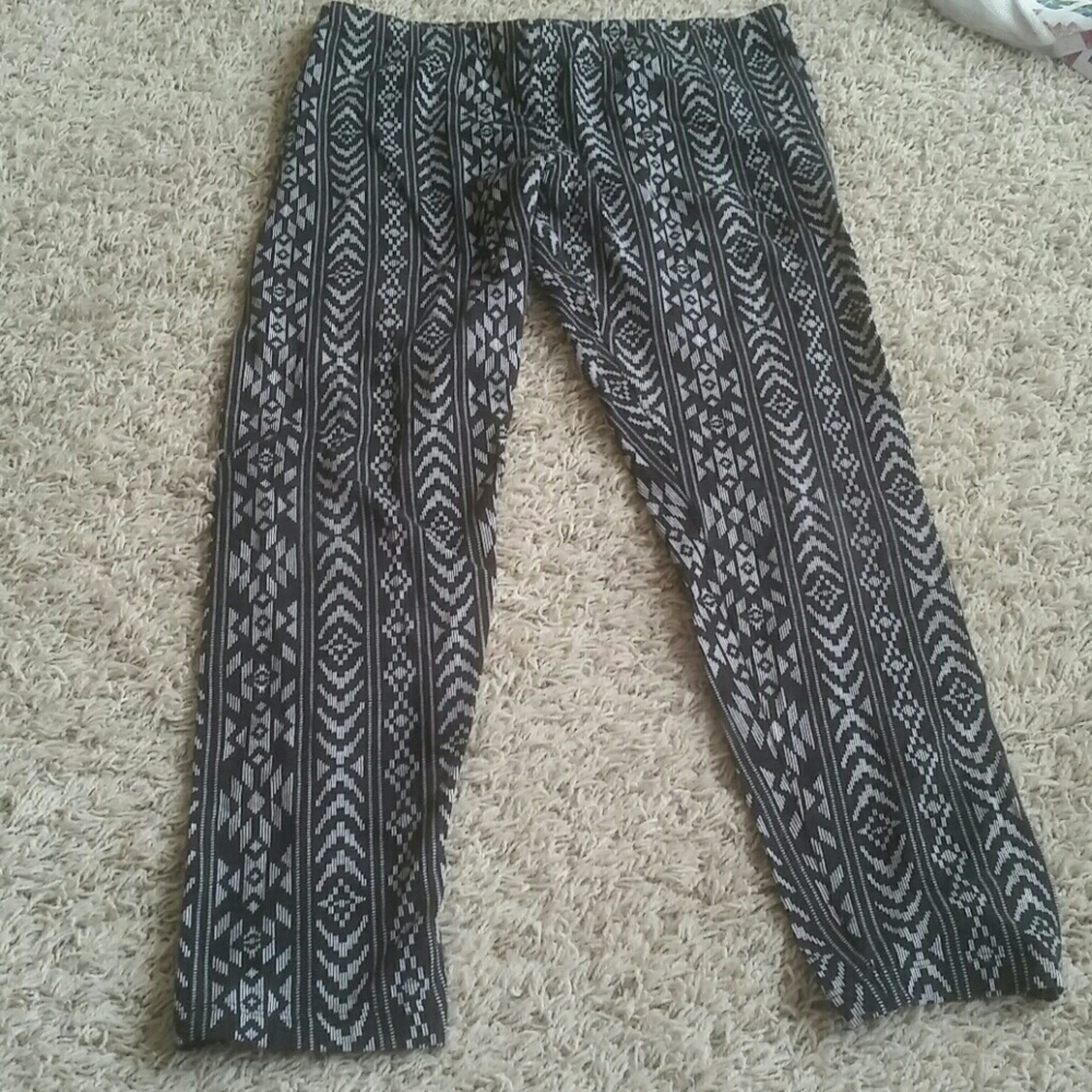 Rue21 Aztec black leggings