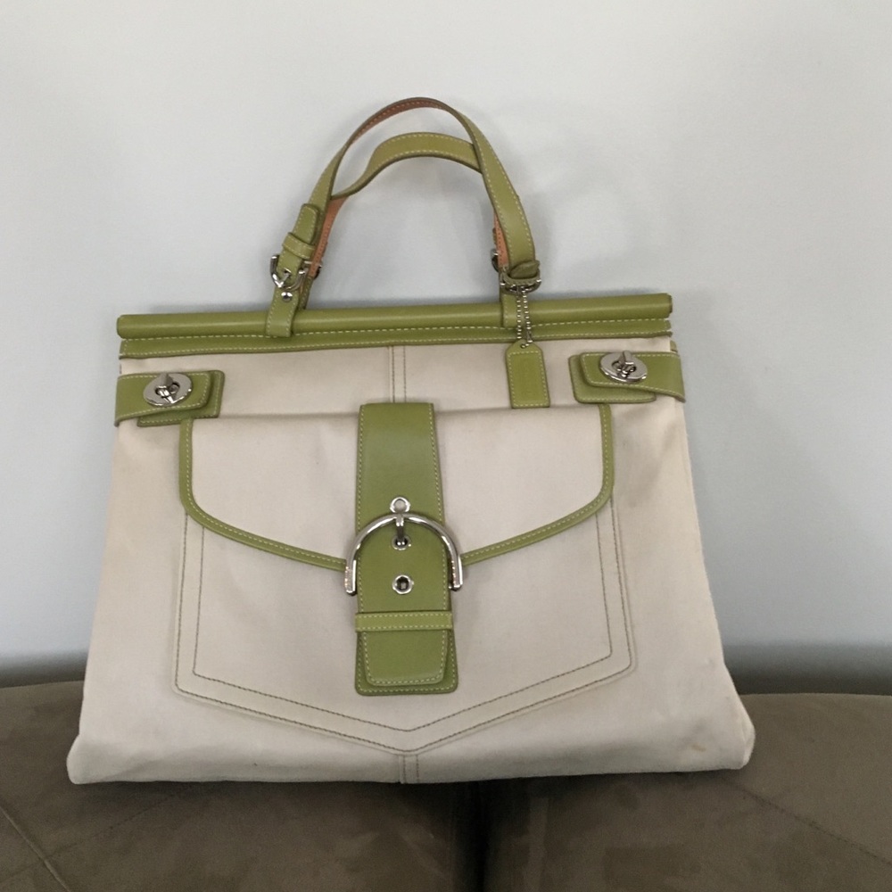 Khaki/green coach tote - great for spring