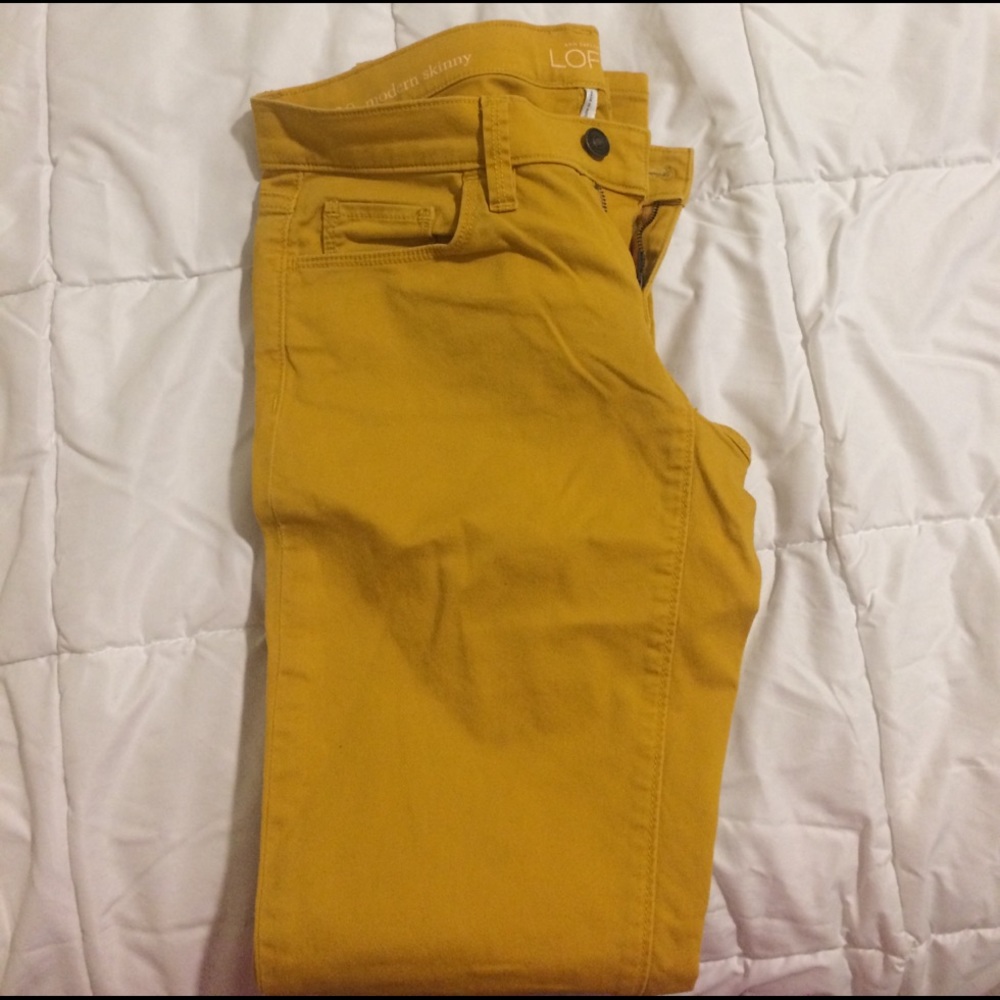Modern skinny mustard colored jeans