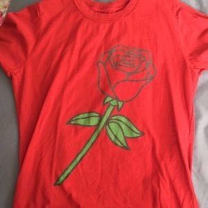 Red rose tshirt