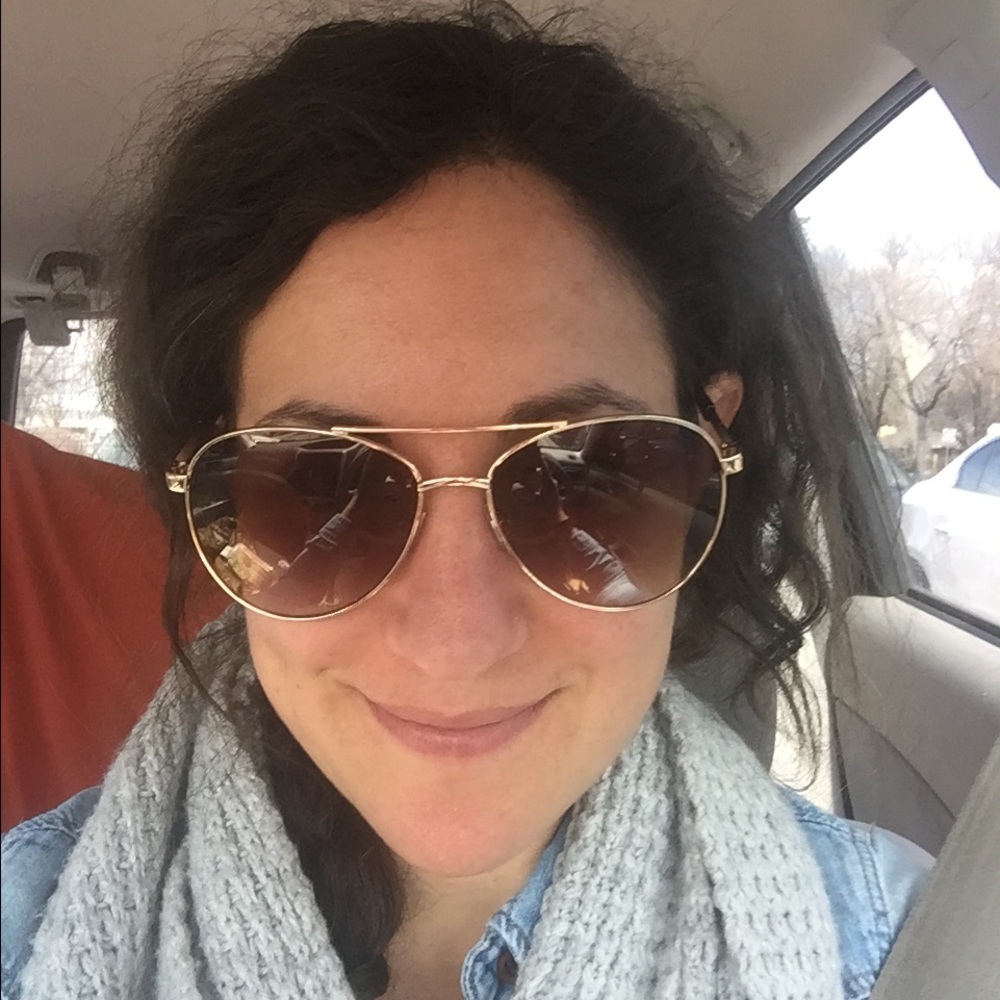 Meet your Posher, Jennifer