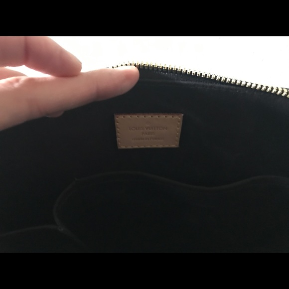 Louis Vuitton Alma PM Vernis Amarante
