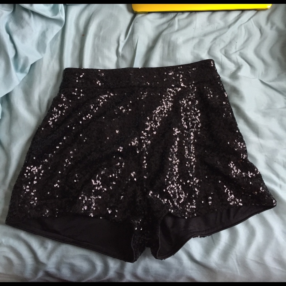Sparkly hot pants!!