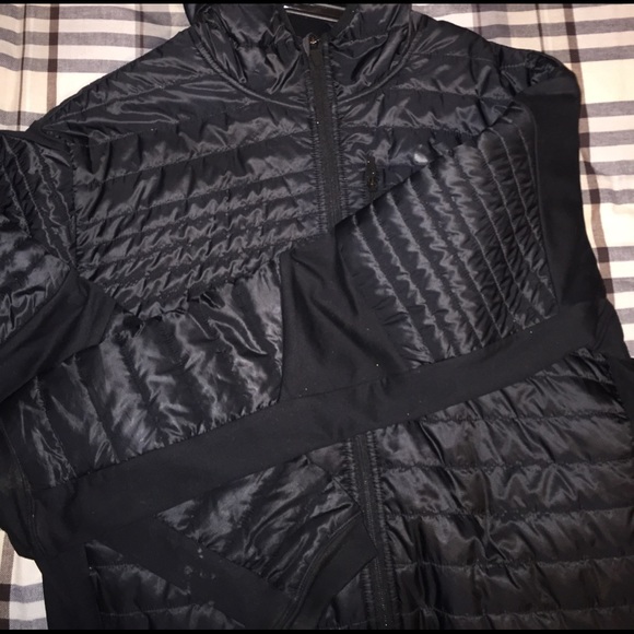 Nike ThermaLoft Jacket - Picture 2 of 3