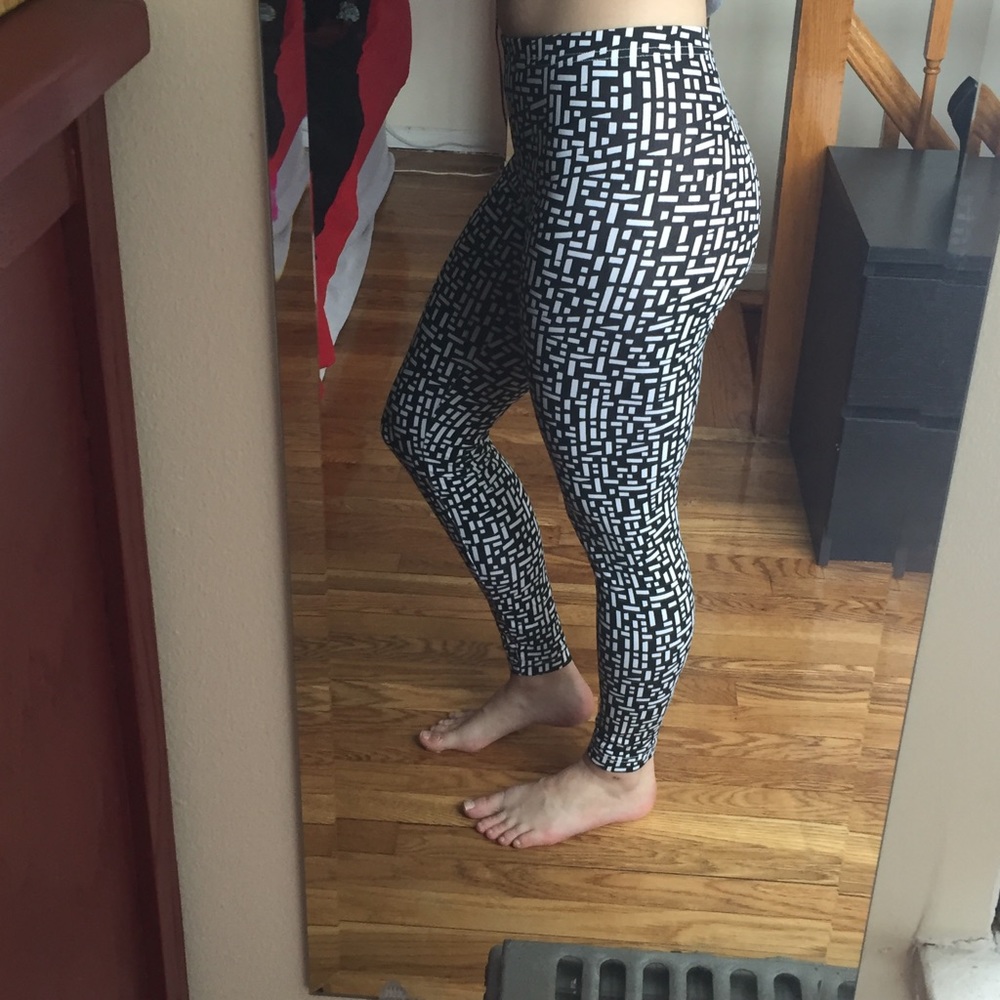 American Apparel black and white leggings