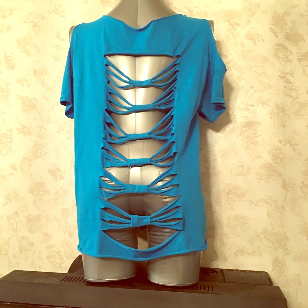 Cute cut and tapered tee