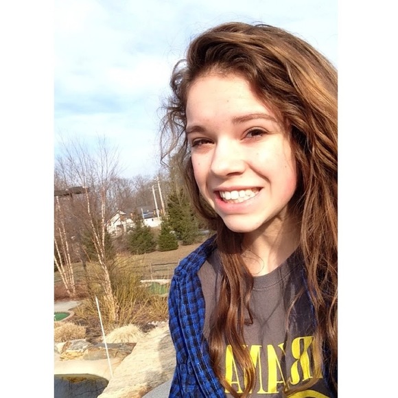 Meet your Posher, Julia - Picture 1 of 1