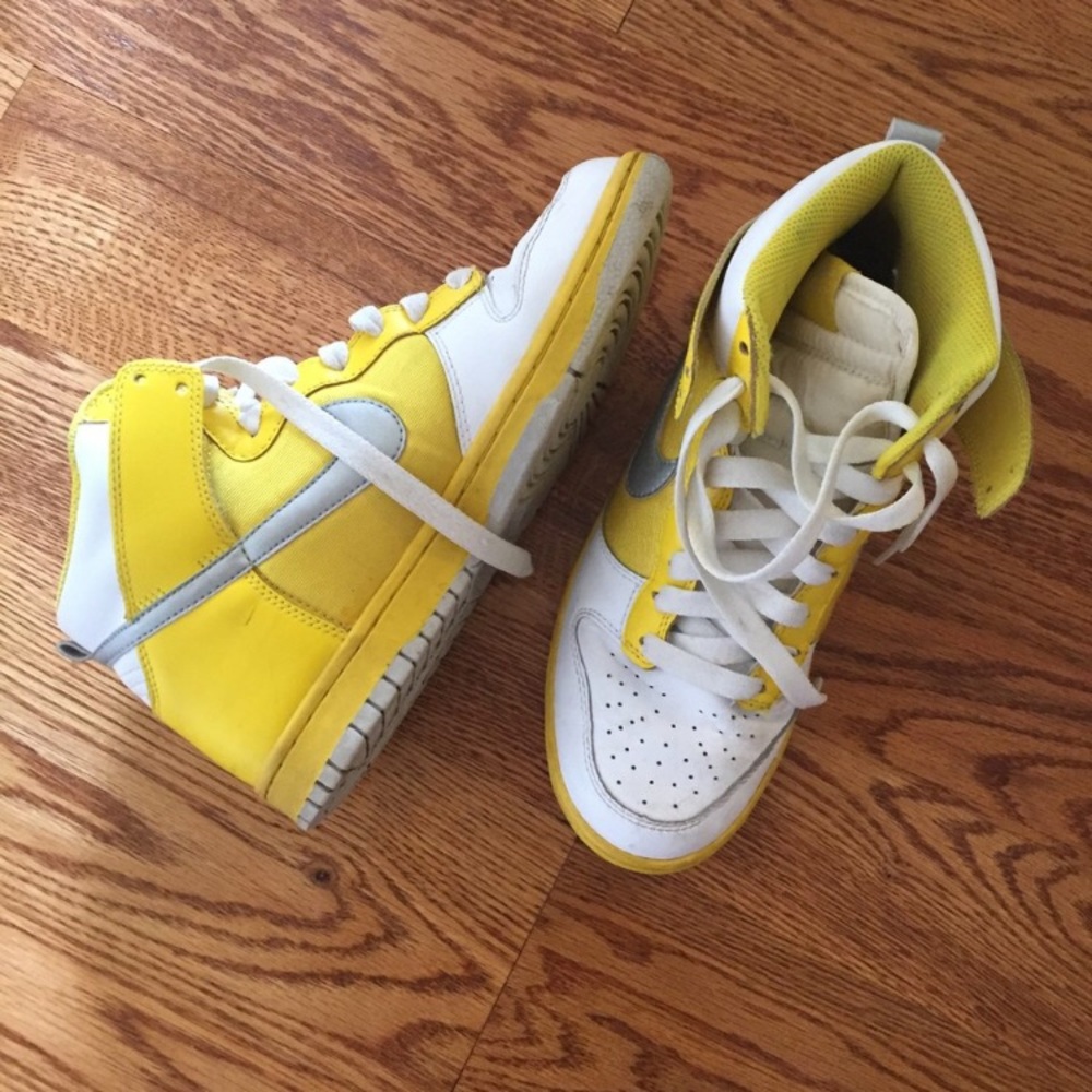 Nike SB Dunk High in Yellow