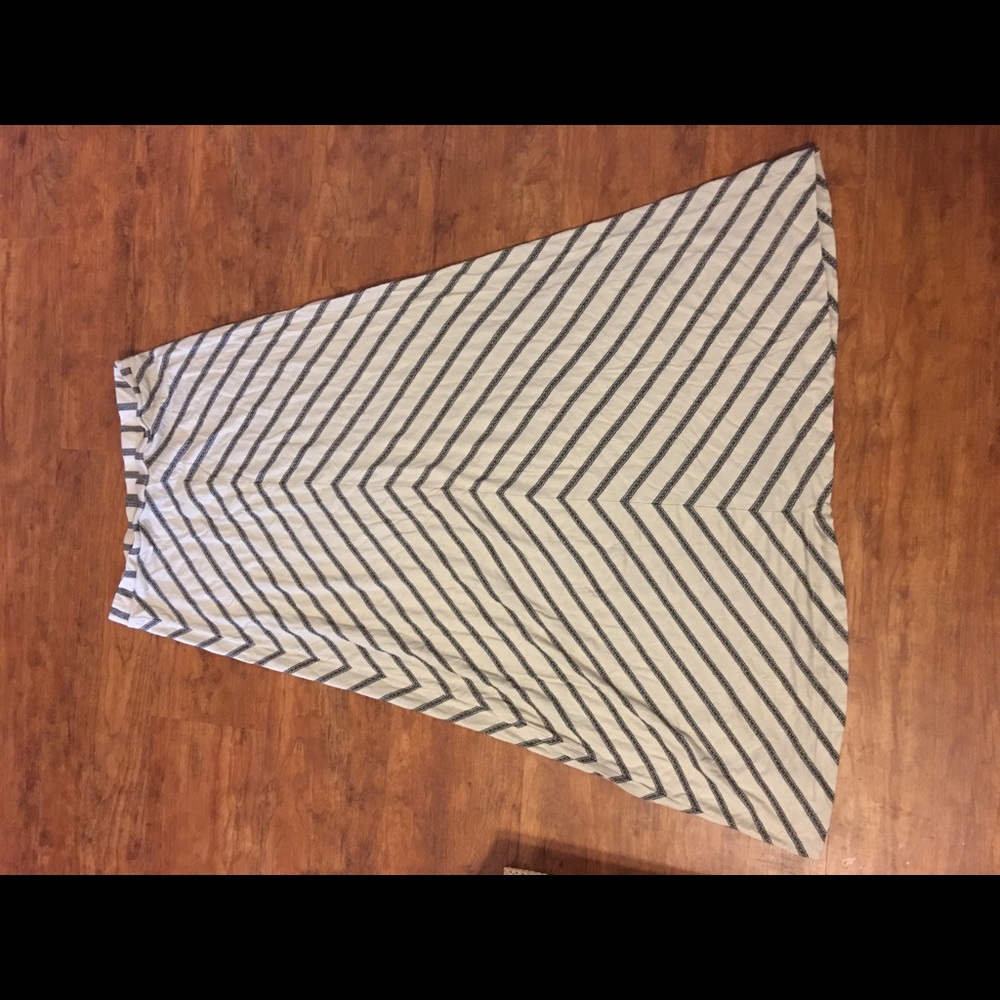 Vanilla with black stripe design A line Maxi Skirt