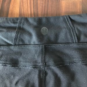 Black Lululemon crop pants