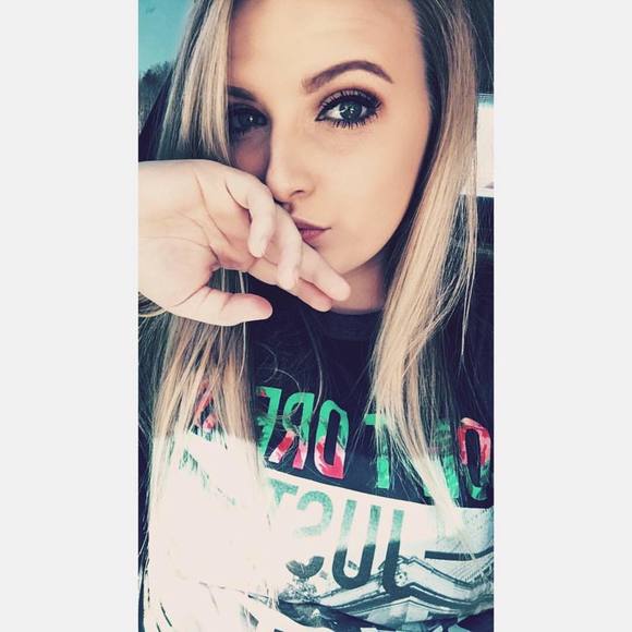 Meet your Posher, Loranell - Picture 1 of 1