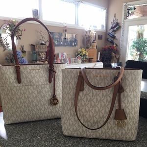 💕NWT🌷Authentic!! MK med size logo tote bag/purse