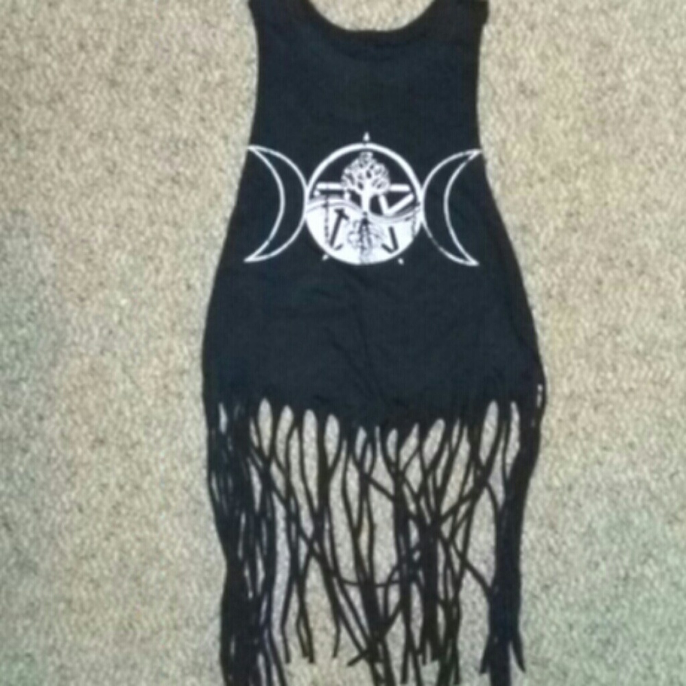 Crop top with frayed bottom and free bracelet!