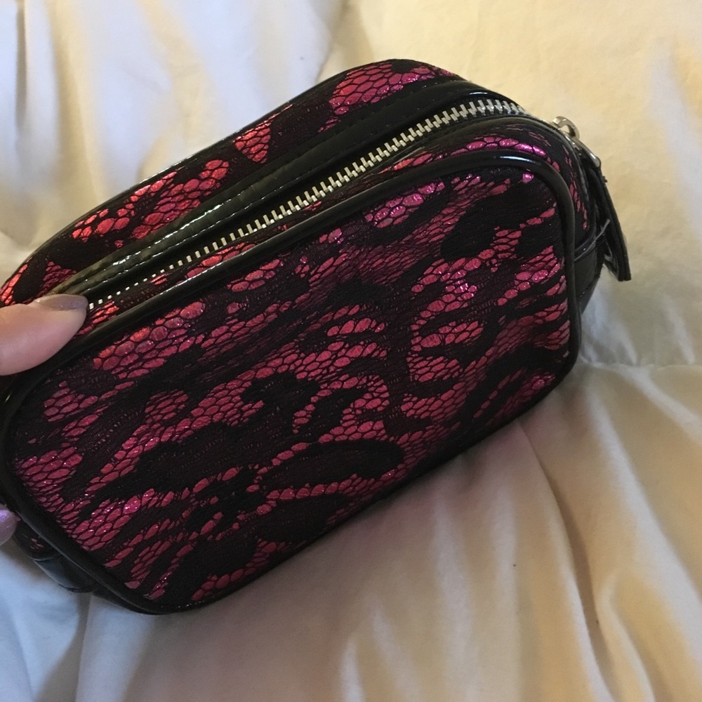 Betsey Johnson bag - Picture 2 of 3