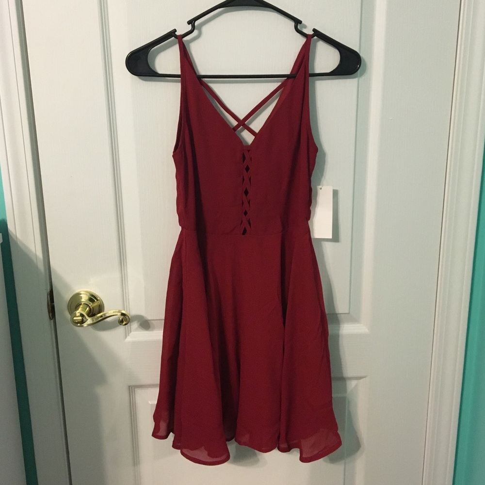 LULUS! BRAND NEW & NEVER WORN | Burgundy Dress