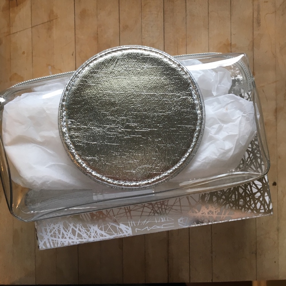 Never used, LE MAC travel brush set.