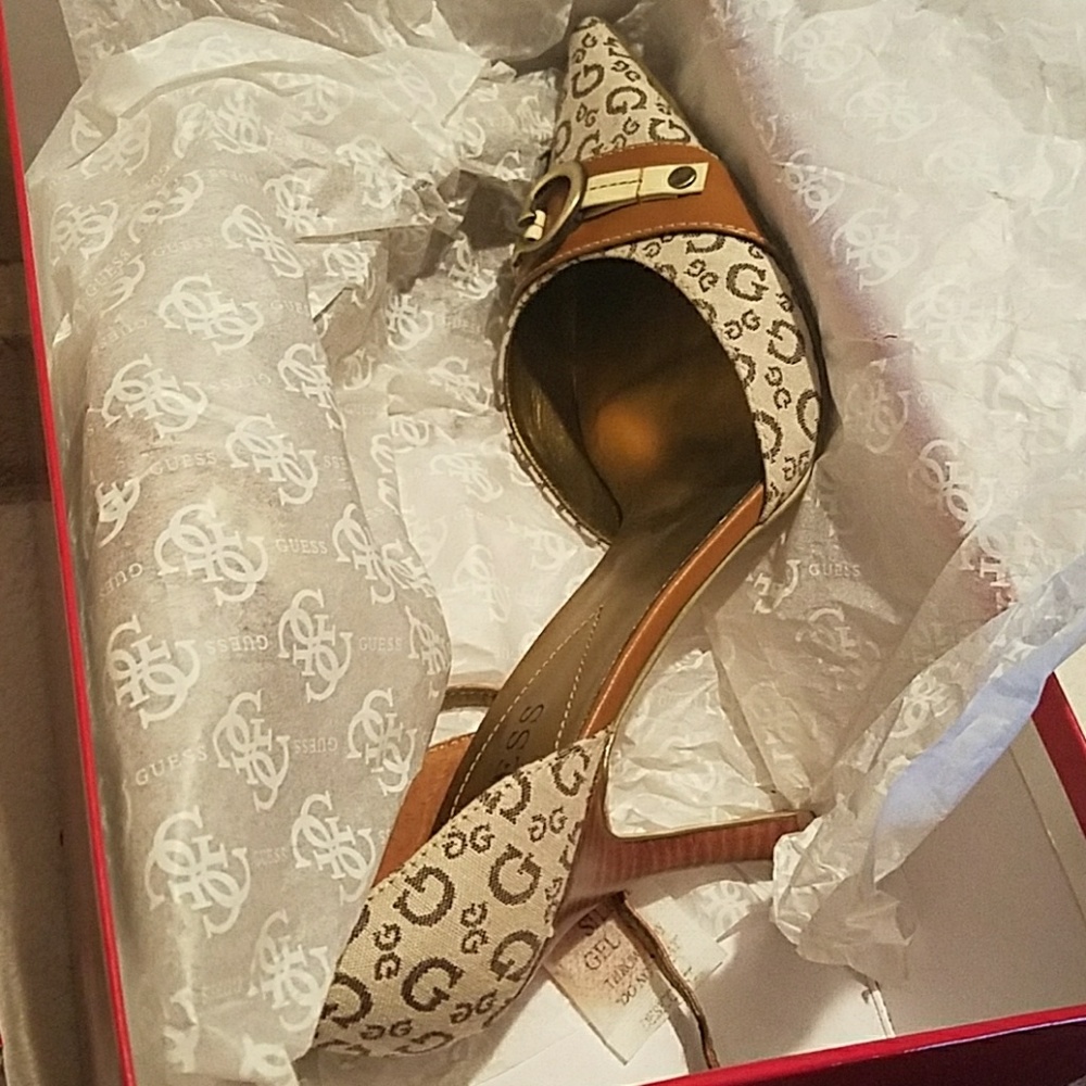 Guess Joni Pumps