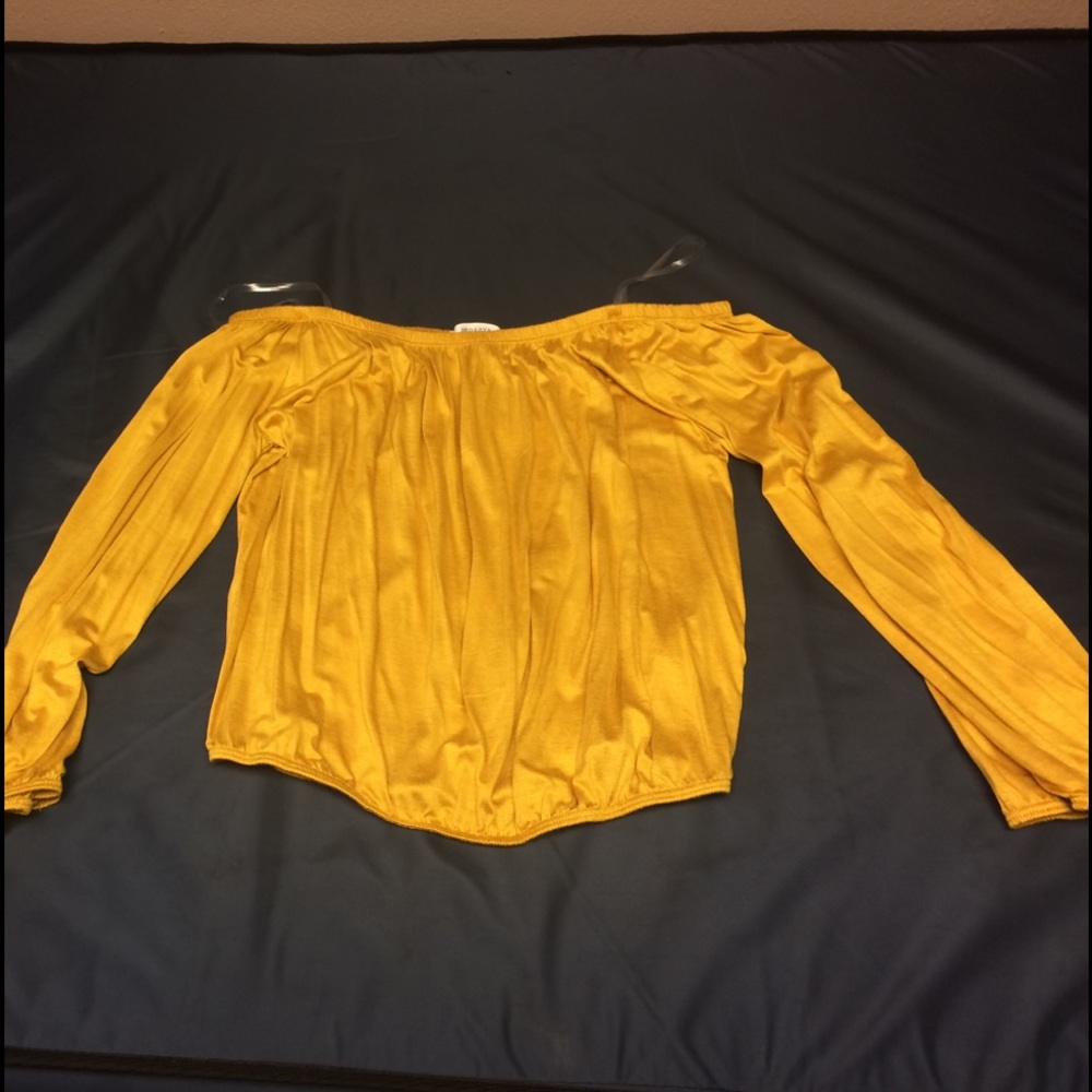 Off the shoulder gold/mustard top