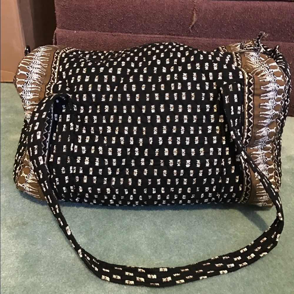 Like new Vera Bradley medium travel duffle bag