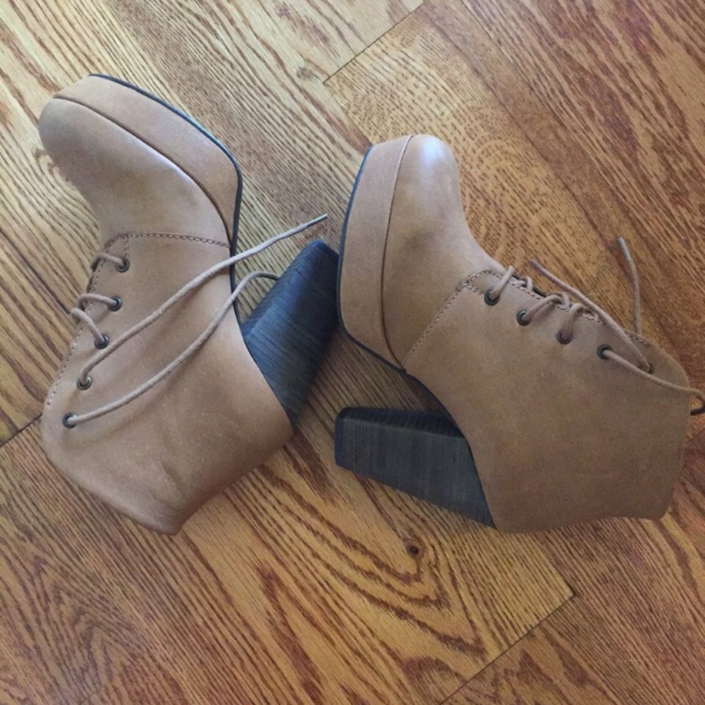 Steve Madden Platform Boot Heels in Tan