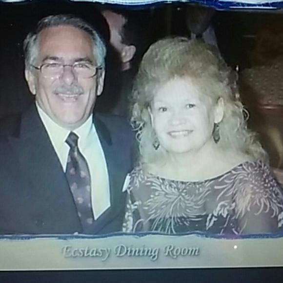 Meet your Posher, Sandy - Picture 3 of 3