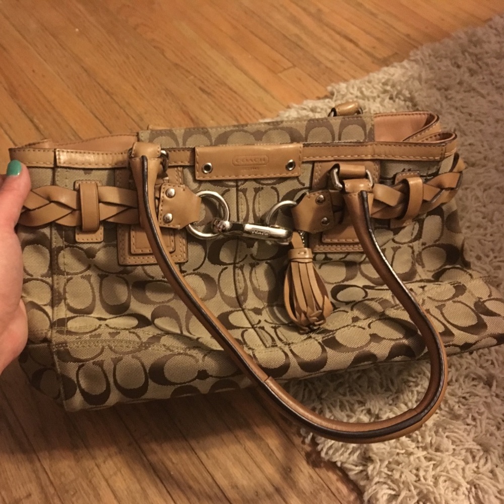 Coach tan signature c purse