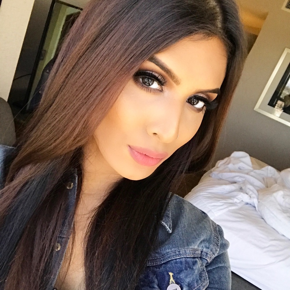 Meet your Posher, Yasmeen