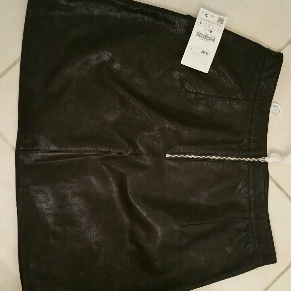 Zara leather skirt never been worn with tags