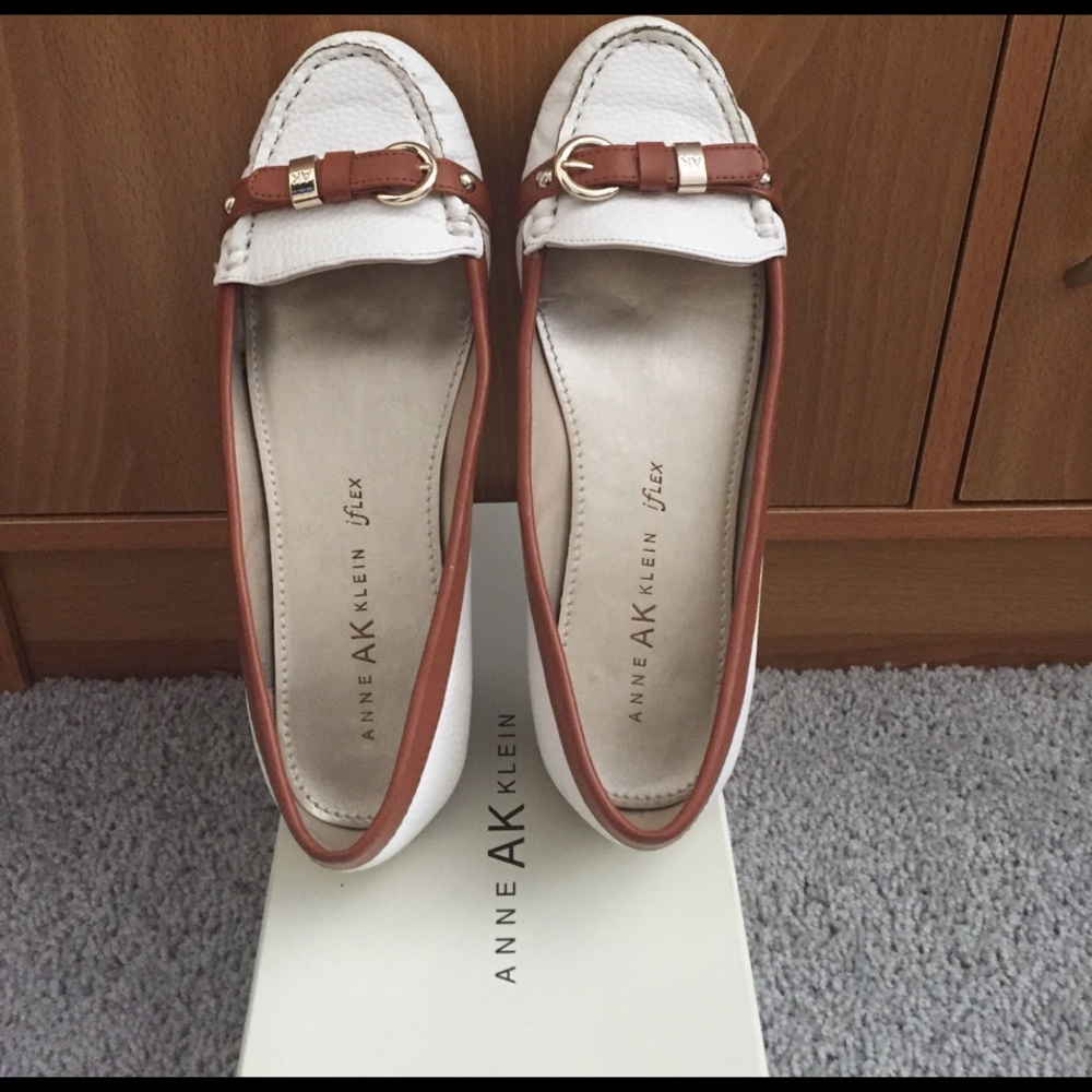 Anne klein flat size 6.5