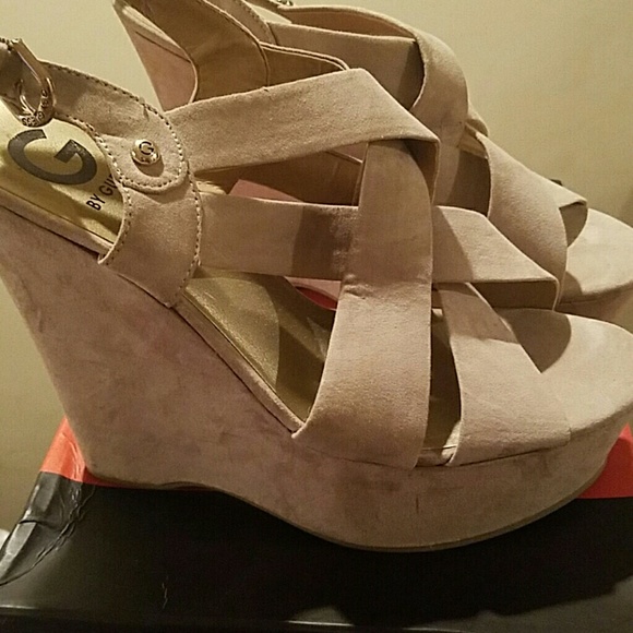 Sandals - Picture 2 of 3