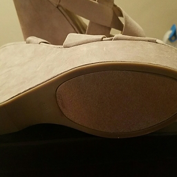 Sandals - Picture 3 of 3