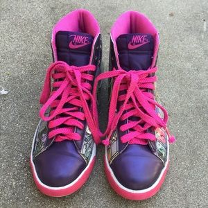 Nike high tops, retro and in amazing condition!