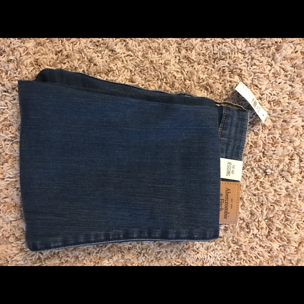 A & F Jeggins, New with Tags, 24x29, Low Rise