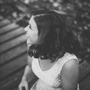 Meet your Posher, Lauren