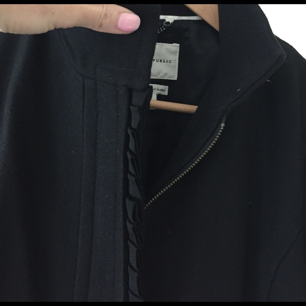 Cute! Italian wool jacket! Fitted and Like new!