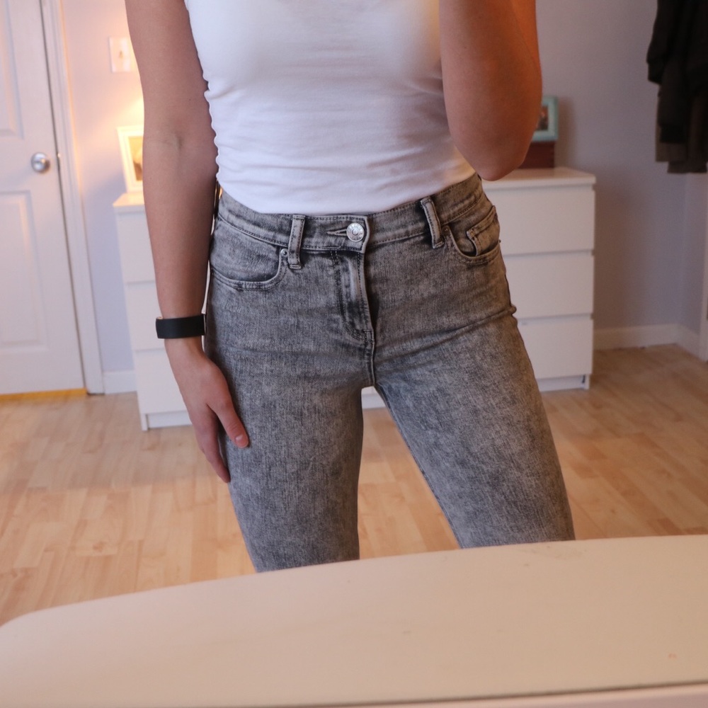 Express Jeans! - Picture 2 of 2