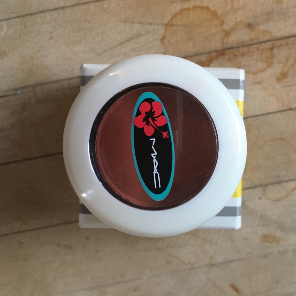 LE MAC single shadow.