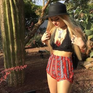 Meet your Posher, Sierra