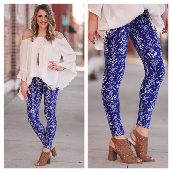 🆕Aztec Leggings Buttery Soft - Picture 2 of 3