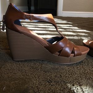 Tan/cognac open-toe platform wedge sandals