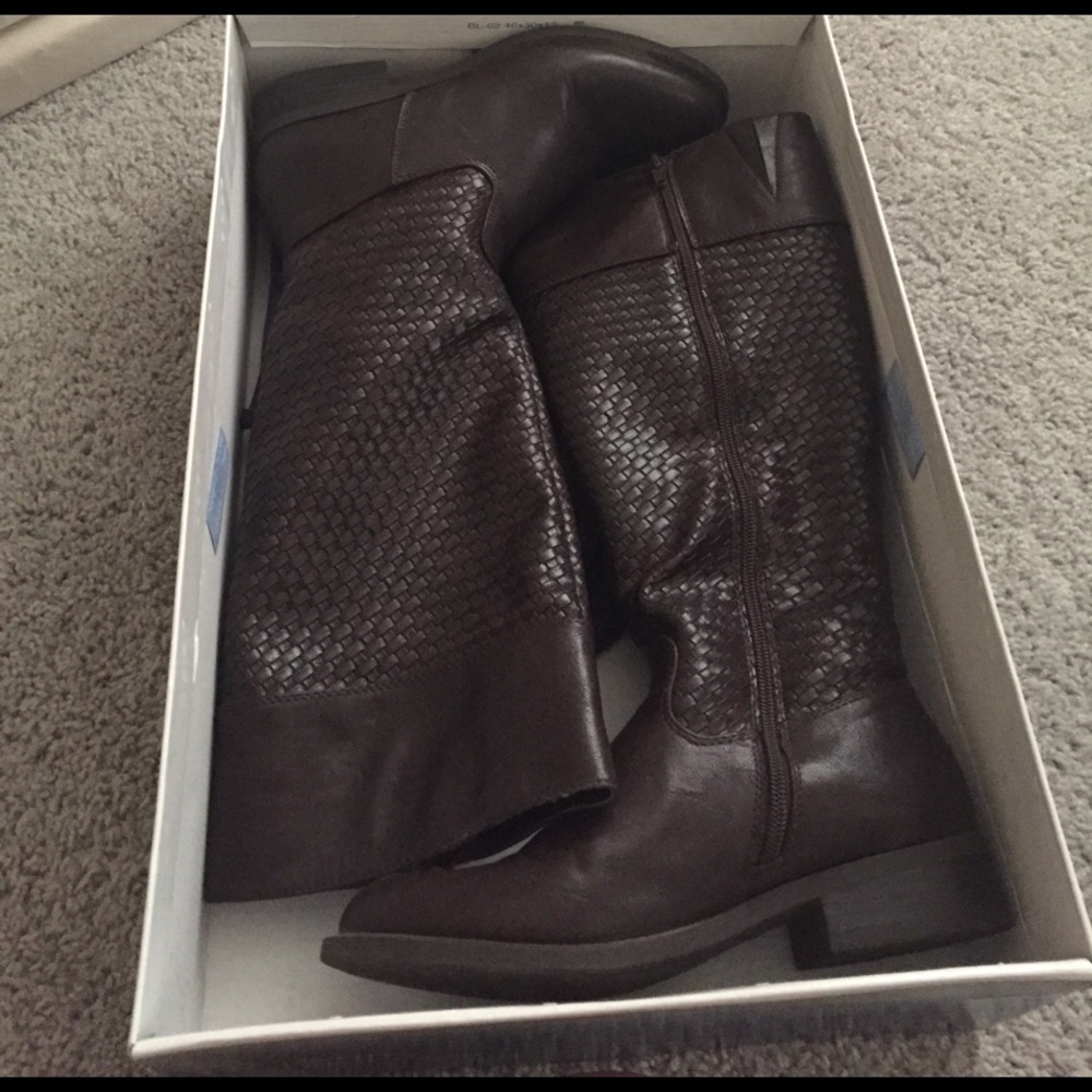 Pre owned brown boots 6.5