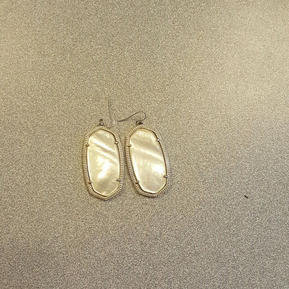 Kendra Scott white pearl silver metal