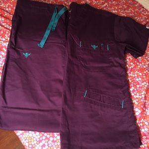 Like New Med Couture scrubs!!