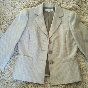 Tahari cropped suit jacket