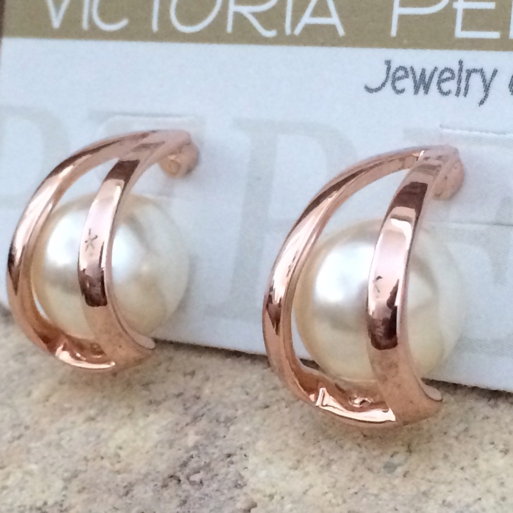Gorgeous Vintage Design | 14 Rose Plated - Picture 2 of 8