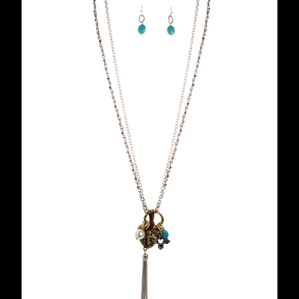 Earring and necklace set